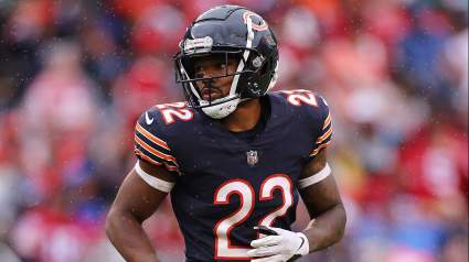 Eagles News: Philly Cuts LB, Signs Ex-Bears Starting DB Ahead of Week 7