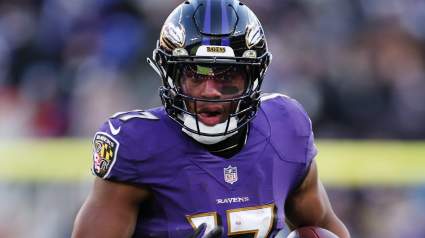 Browns Sign Former Ravens RB Ahead of Trade Deadline