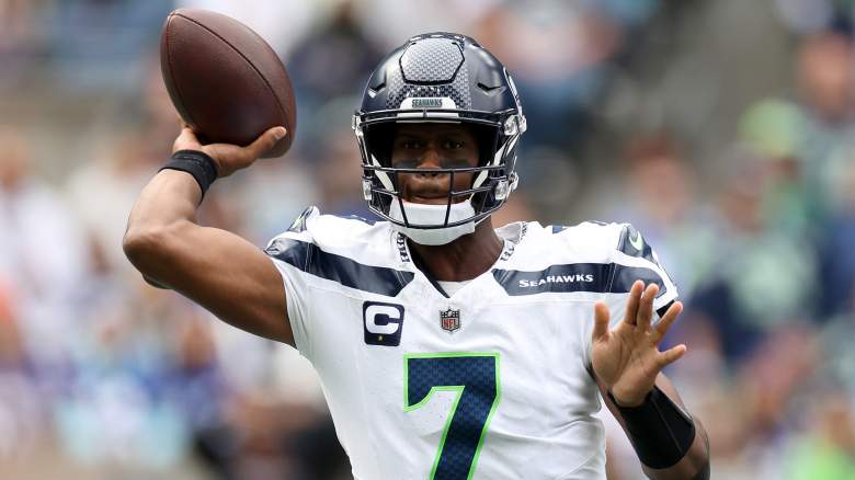 Geno Smith starts hot, Seahawks D finishes to beat Broncos in