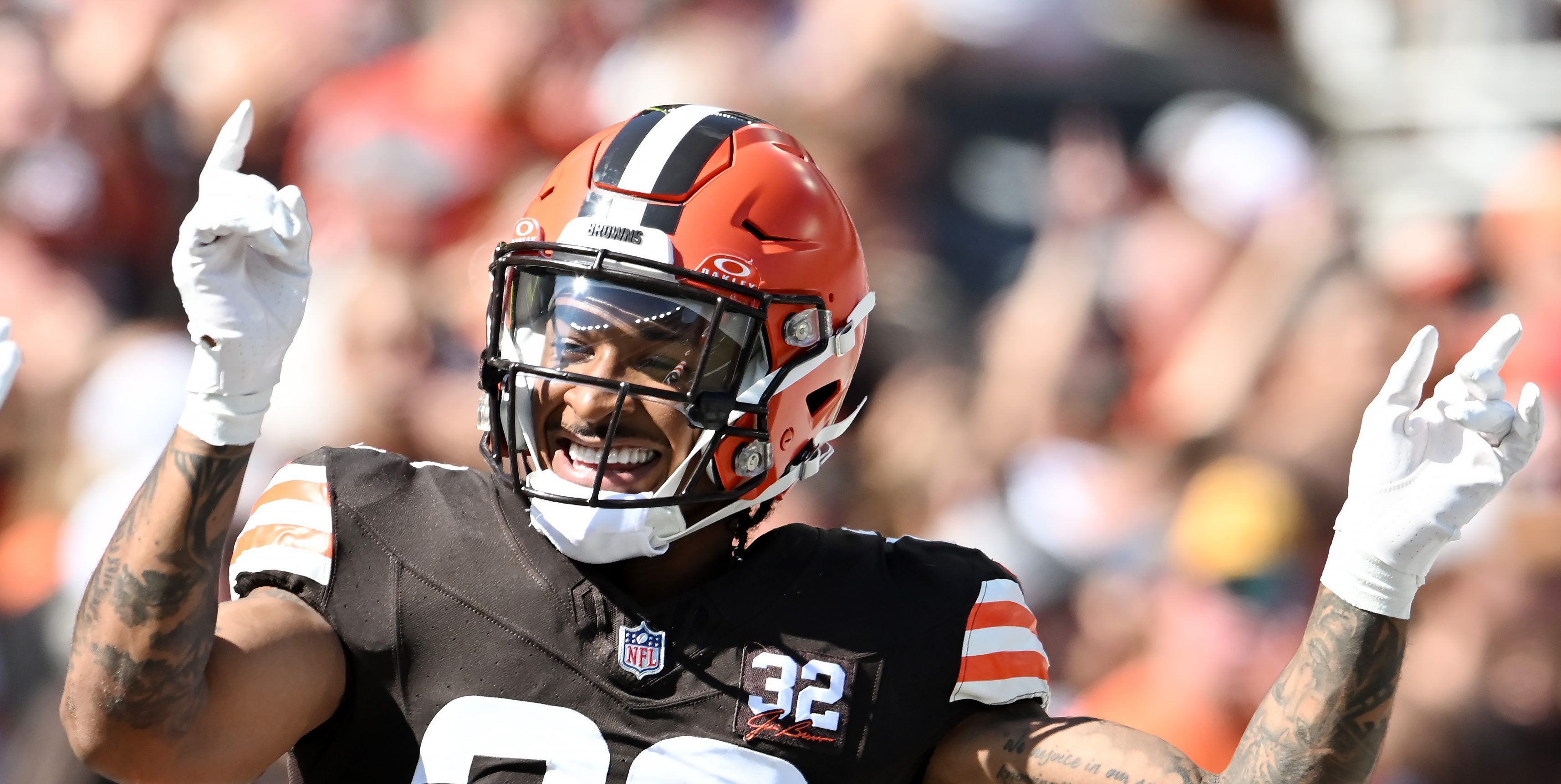 Stainbrook] #Browns QB Deshaun Watson in uniform for the first