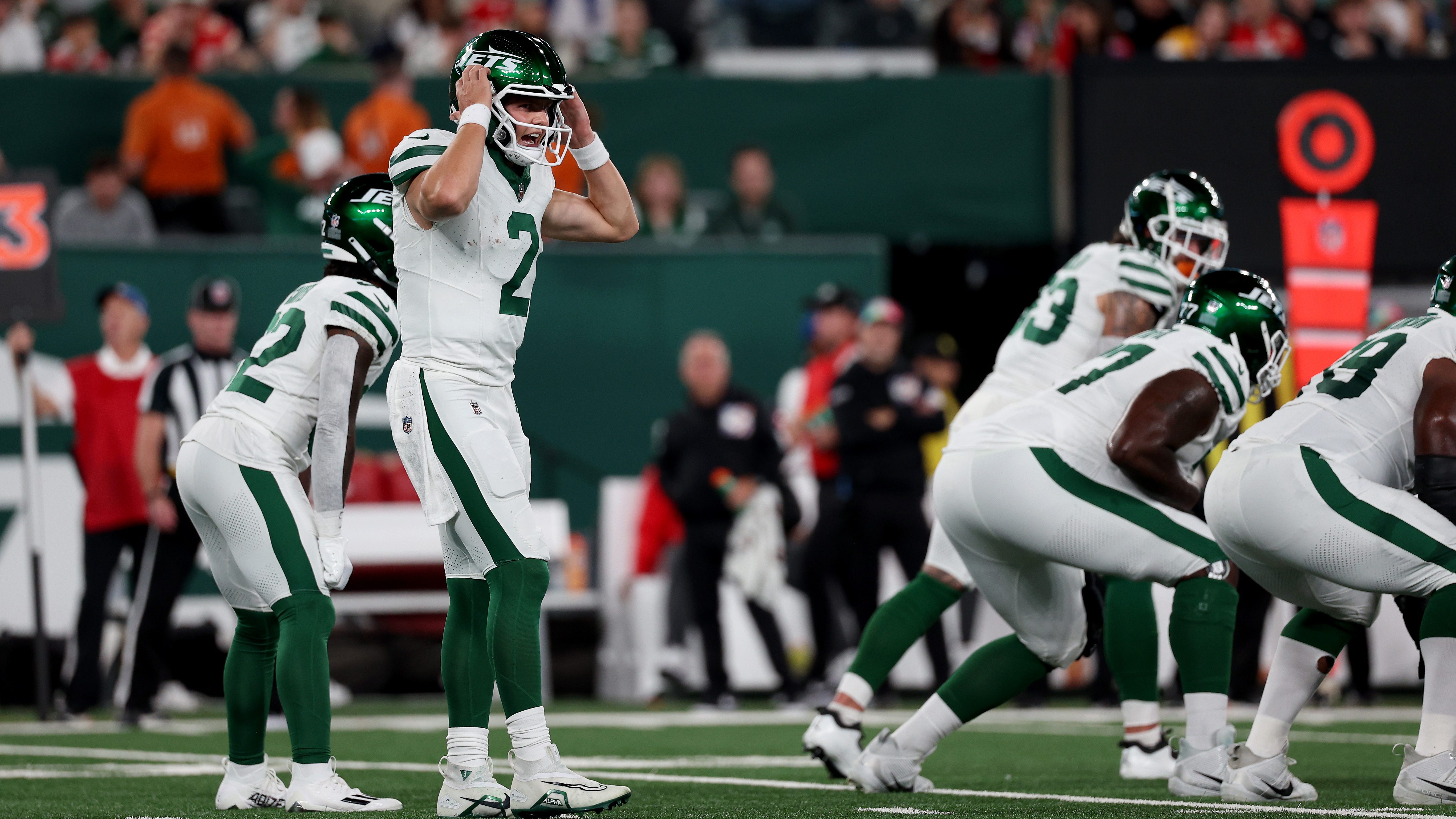 Jets' Pass-Rusher Sends Warning To Chiefs QB Patrick Mahomes