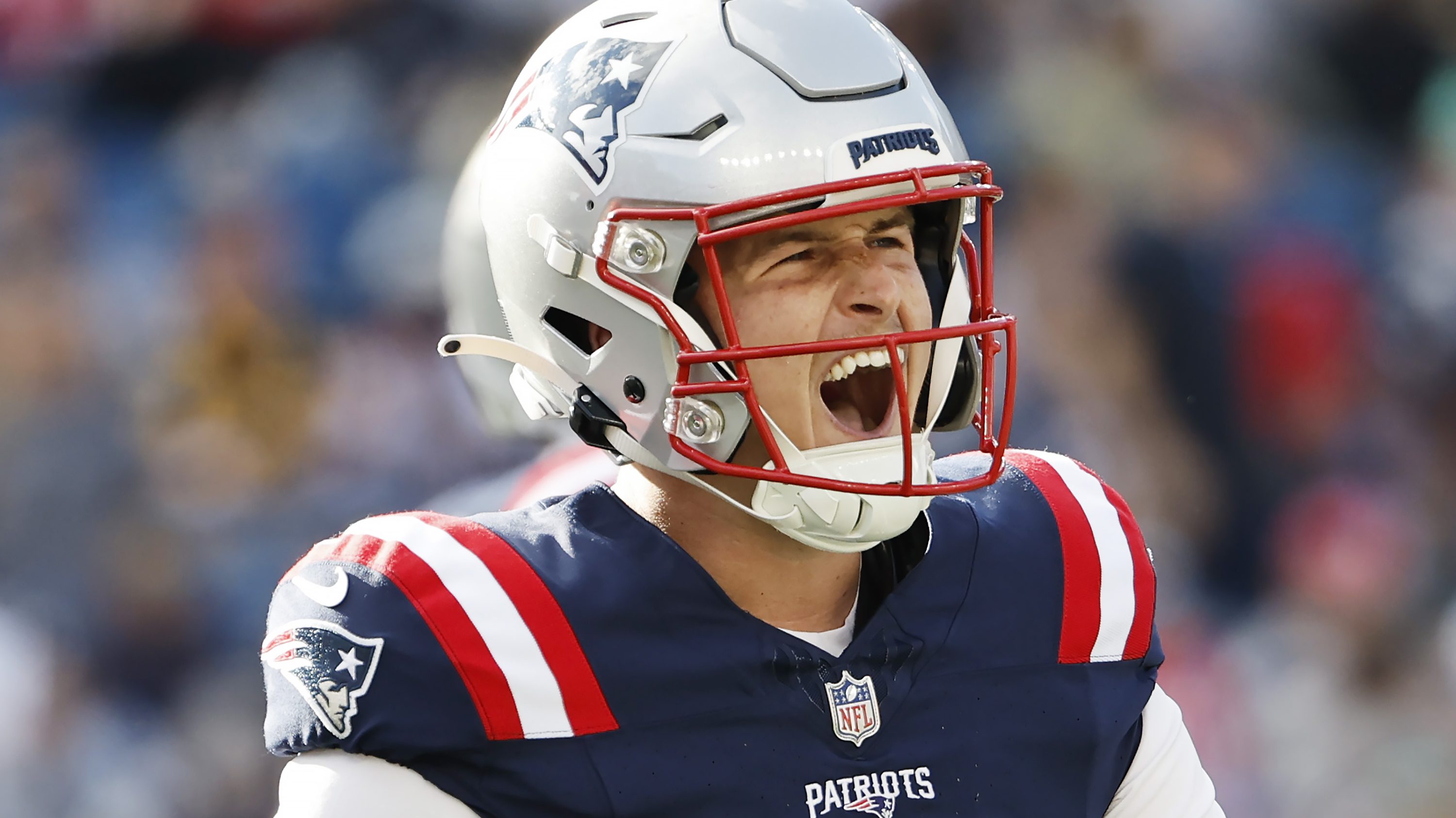 Hunter Henry of the New England Patriots reacts with Jakobi Meyers of  News Photo - Getty Images