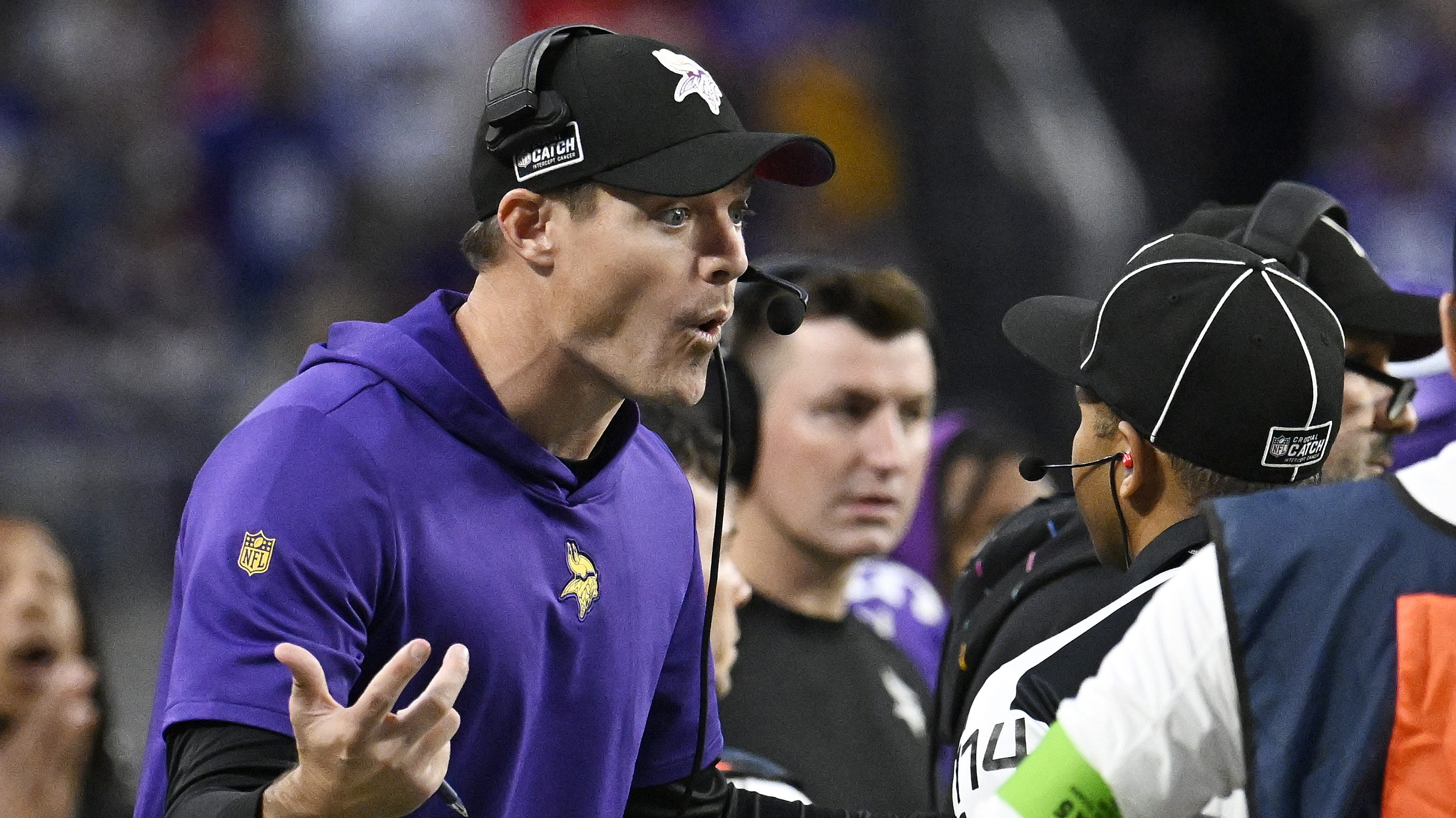 Vikings' Kevin O'Connell Bites His Tongue On Blown Call Vs. Chiefs