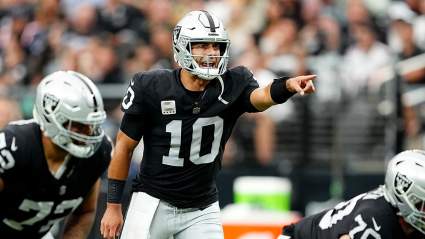 Raiders QB Jimmy Garoppolo Leaves Stadium in Ambulance: Report