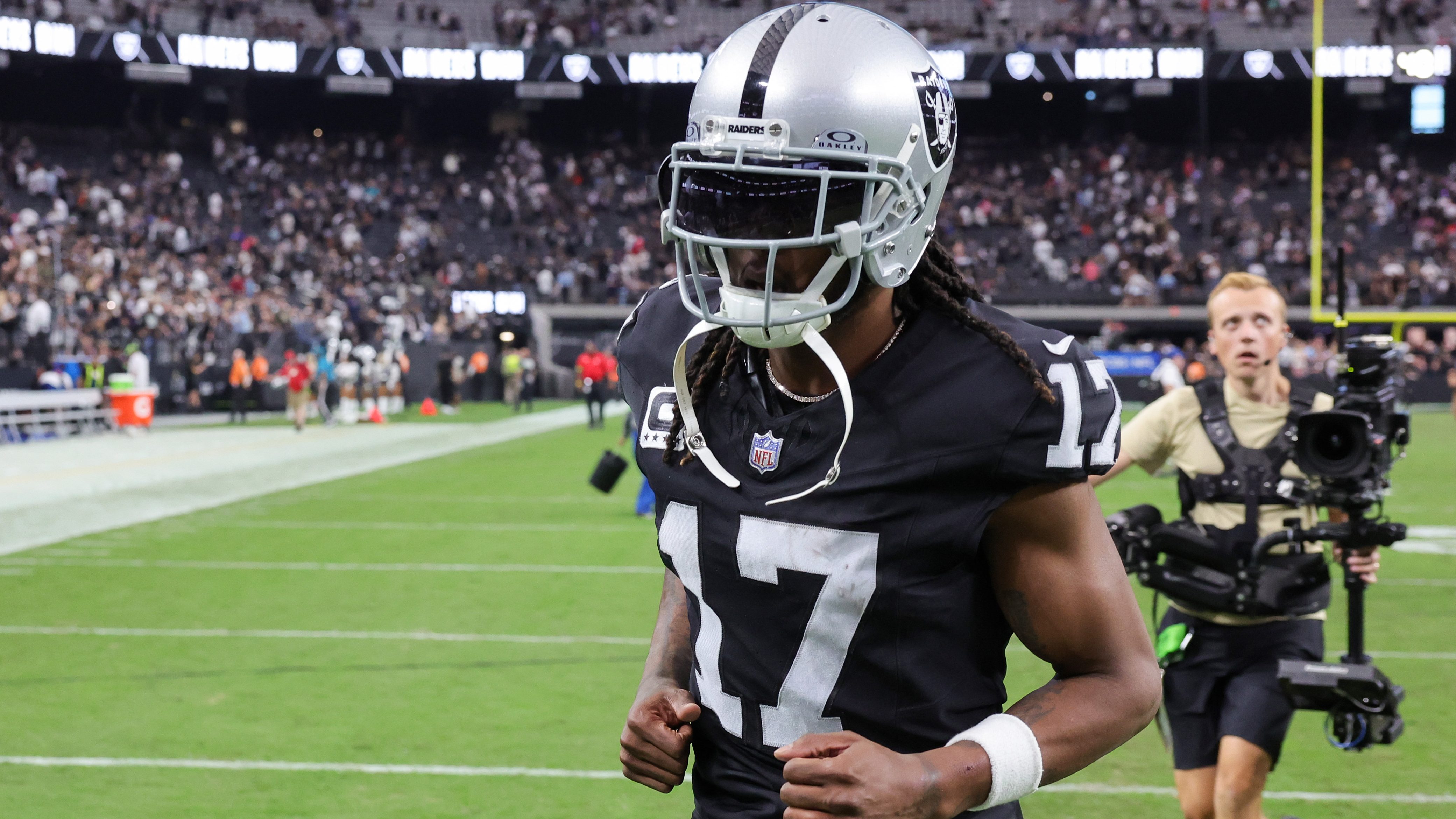 Davante Adams Unleashes Frustration With Raiders In Press Conference ...