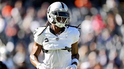 Former QB Urges Raiders Star to Request a Trade