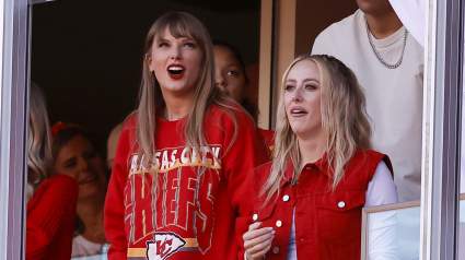 Chiefs Fan Morgan Freeman Has Epic 7-Word Take on Travis Kelce & Taylor Swift