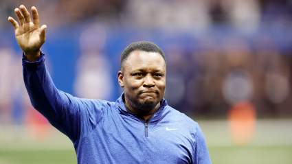 Ex-Lions QB’s Blistering Response to Barry Sanders Stirs Controversy
