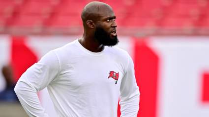 Photo of Bills RB Leonard Fournette’s Massive Thigh Tattoo Turns Heads