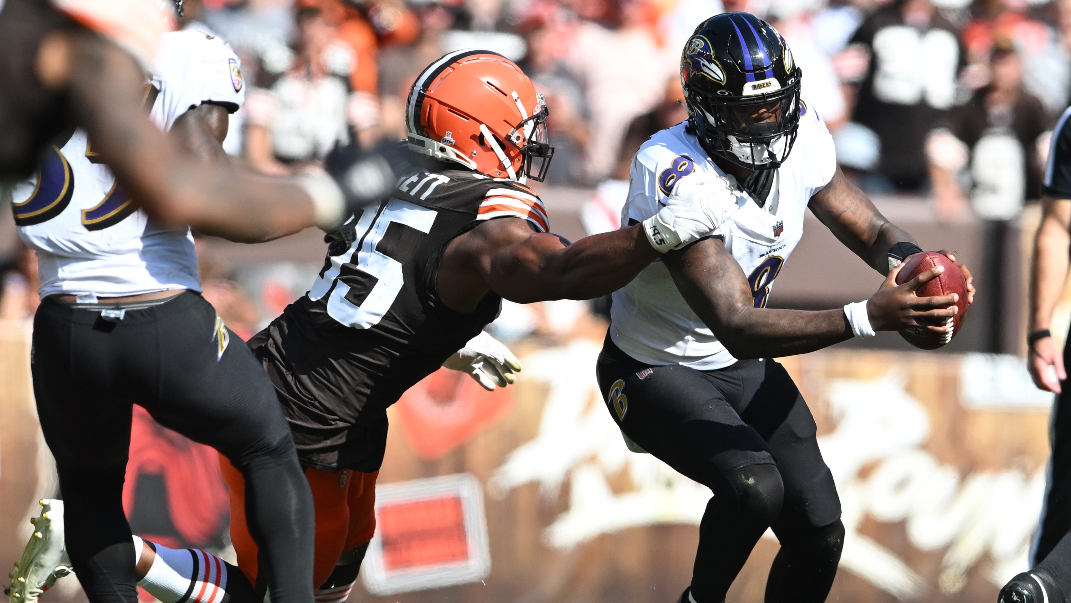 Browns' Myles Garrett Sends Message On Ravens' Lamar Jackson