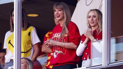 Taylor Swift Reacts to Chiefs TE Travis Kelce’s Record-Breaking Game