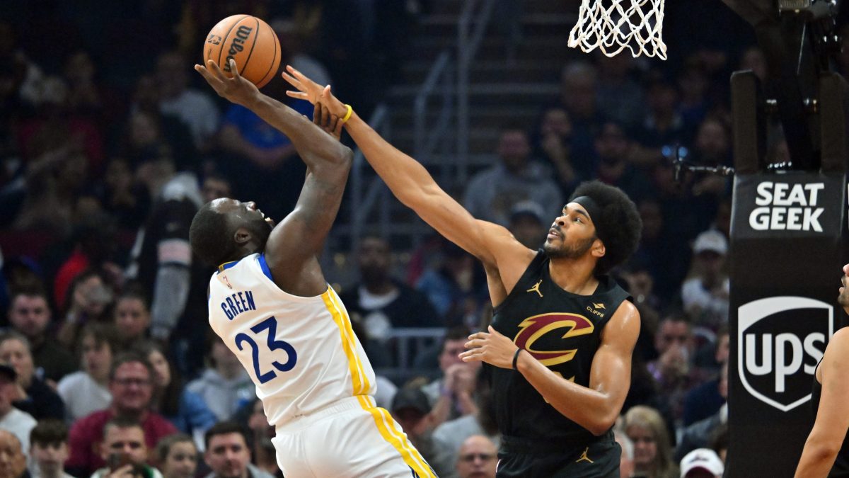 Warriors Forward Calls Out NBA For Draymond Green Rule - Heavy.com