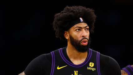 Lakers’ Anthony Davis Ripped by Fans After 9-Point Performance