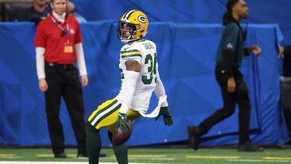 Veteran Safety Leads Packers’ Defensive Charge in Thanksgiving Rout of Lions