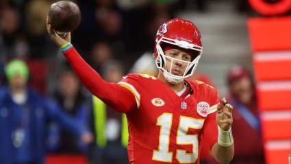 Chiefs’ Patrick Mahomes Addresses Offensive Struggles Closing Out Dolphins