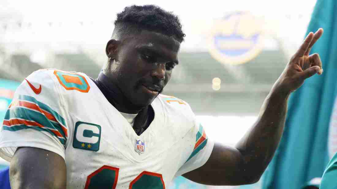 Tyreek Hill Gives Dolphins Defense 2 Words of Advice vs. Chiefs