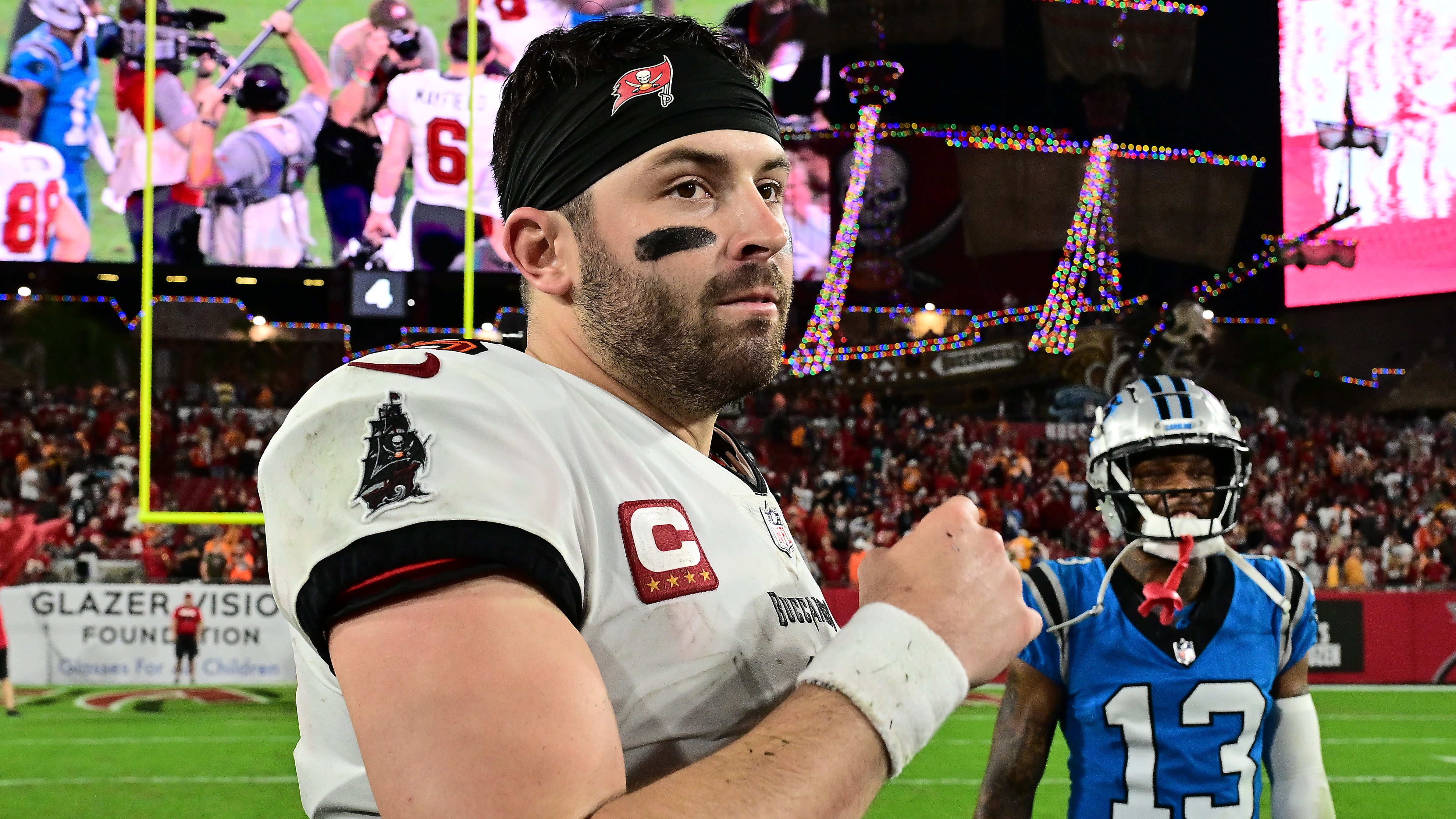 Baker Mayfield, Mike Evans Share Moment In Tunnel After Latest Milestone