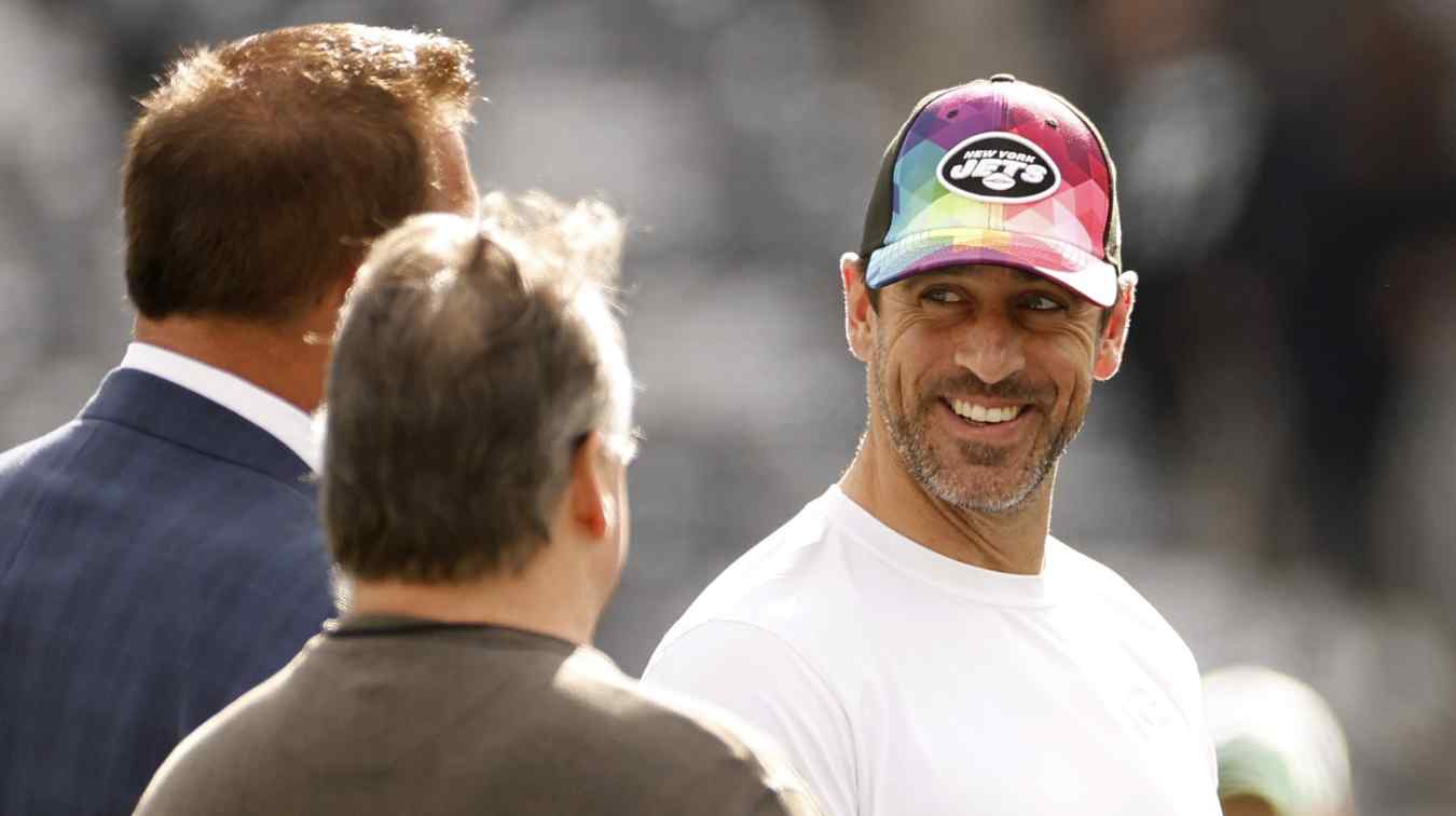 Insider Reveals Aaron Rodgers' 2024 Jets Targets Watch List