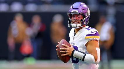 Vikings Make Final Call on Starting QB in Must-Win Game vs. Packers