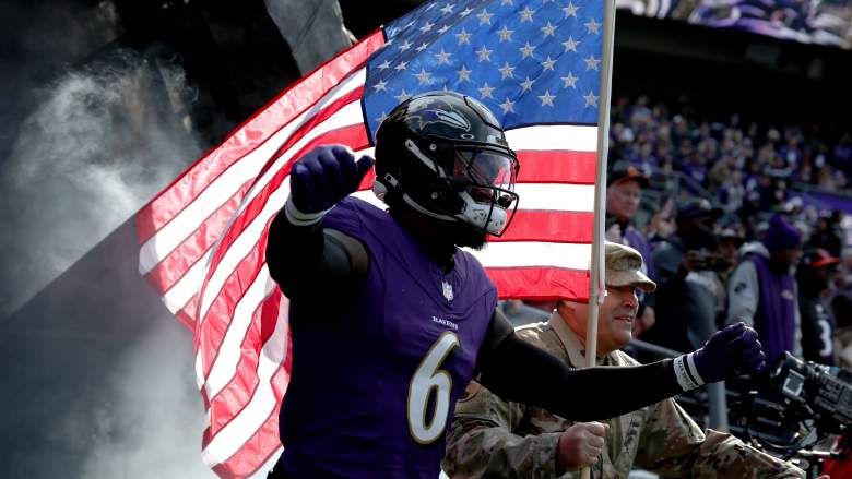 Ravens LB Patrick Queen takes the field before game.