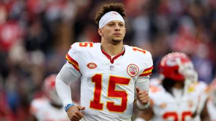 Chiefs QB Patrick Mahomes Erupts on Sideline After Kadarius Toney Drop [LOOK]