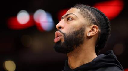 Lakers’ Anthony Davis Faces Backlash After Loss to Kings