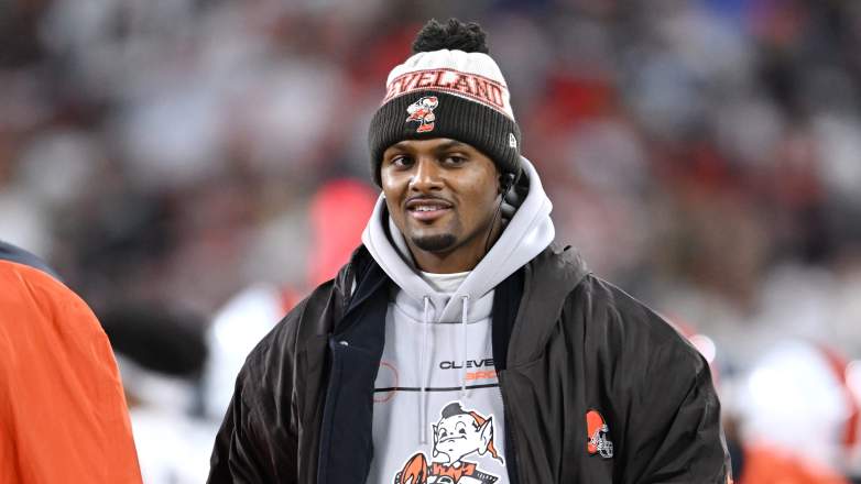 Deshaun Watson was on the sideline for the Cleveland Browns victory against the New York Jets on December 28.