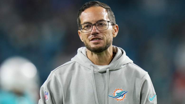 Mike McDaniel provided a Miami Dolphins Week 15 injury update that included Connor Williams and Tyreek Hill.