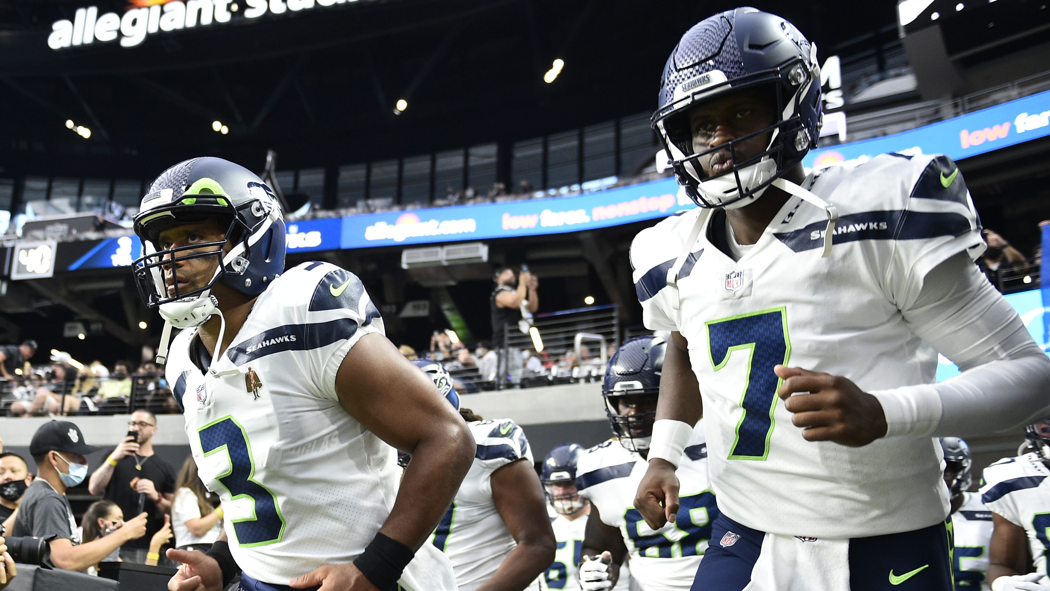 Seahawks QB Geno Smith Shares 2 Words Amid Russell Wilson Drama