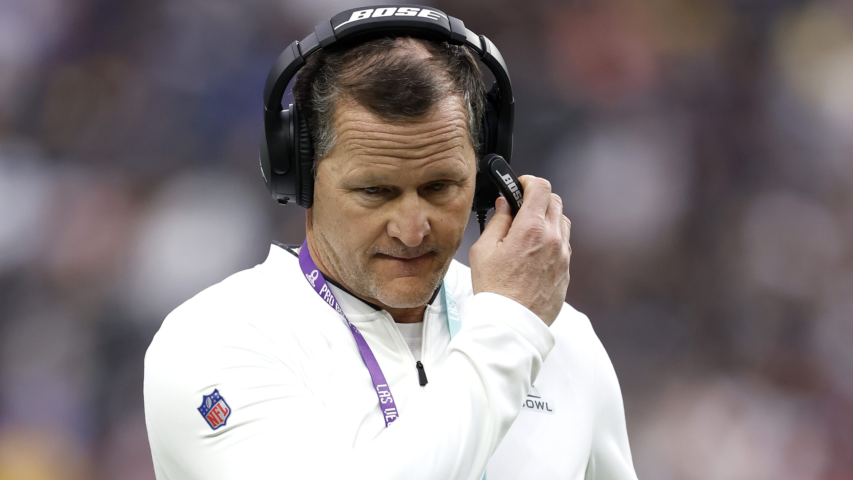 Dolphins keep two key coaching staff members, signaling continuity.