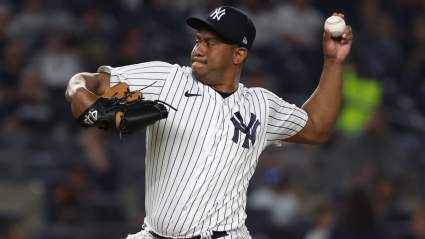 Yankees & Mets Compete to Sign Free Agent Reliever