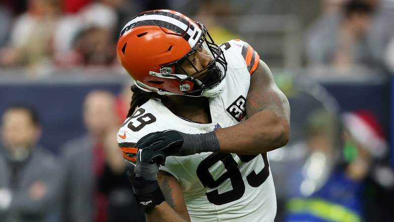 Za'Darius Smith is among the key players on the Browns defense who will be free agents.