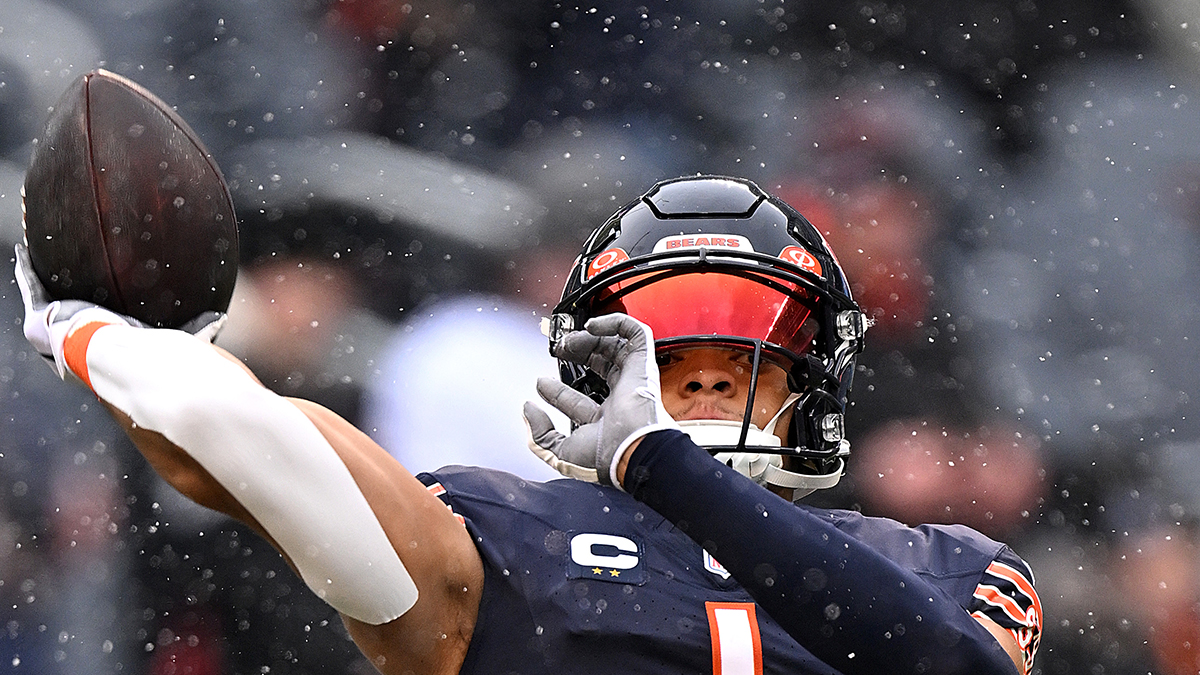 Trade Proposal Lands Raiders Bears QB Justin Fields For Low Pick