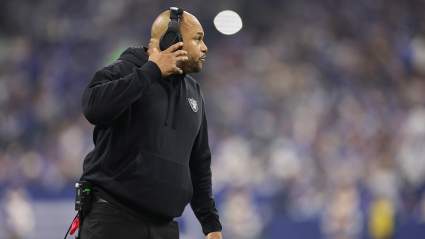 Executive Predicts Raiders to Sign $242 Million Star QB