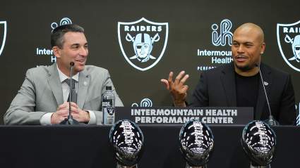 Raiders Named Favorites to Sign 4-Time Pro Bowl QB in Free Agency