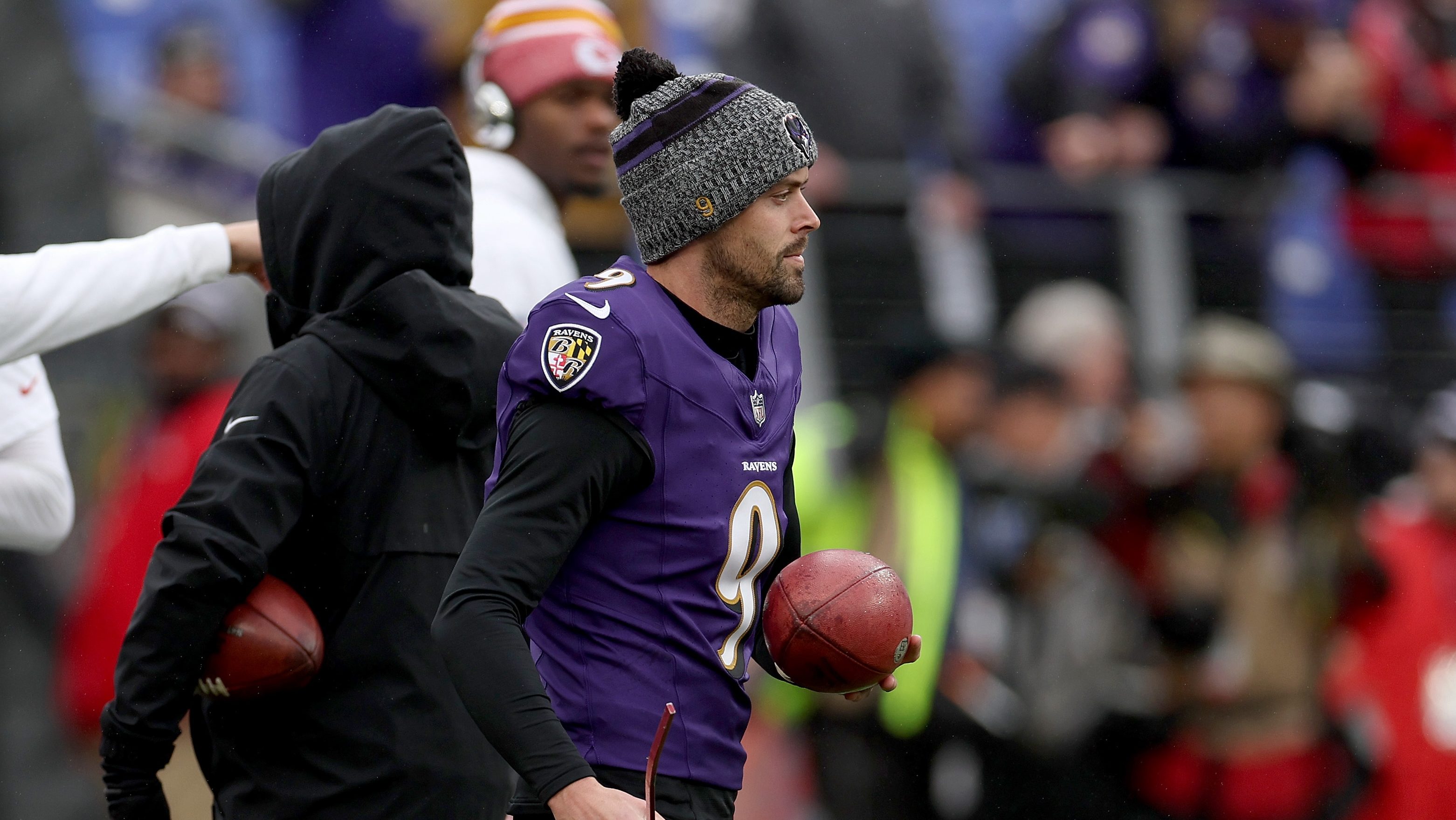 Mahomes, Kelce get into it with Justin Tucker before Chiefs-Ravens