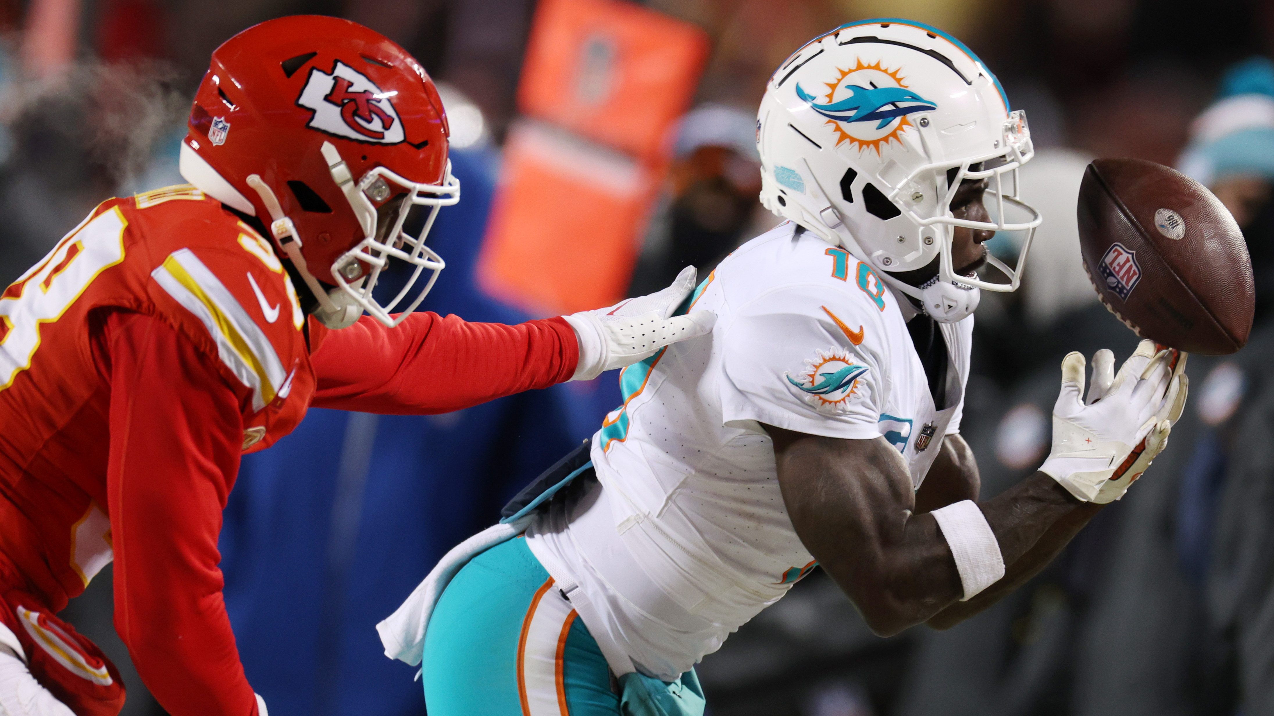 Dolphins' Tyreek Hill Gets Honest On Video Of Him Being Bullied By ...