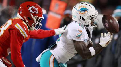 Dolphins’ Tyreek Hill Gets Honest on Video of Him Being Bullied by Chiefs DB