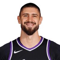 Alex Len's headshot