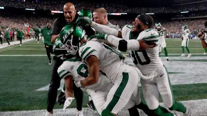 Expert Predicts Last Second Deal for Veteran to Stay With Jets