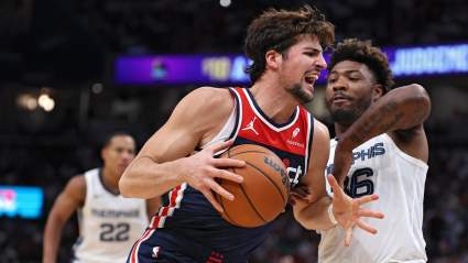 Bucks Have Competition With Lakers for Former Celtics DPOY: Report