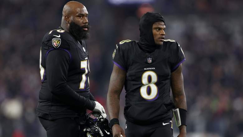 Ravens OL Morgan Moses (Left) and QB Lamar Jackson (Right) during game against division rival Bengals.