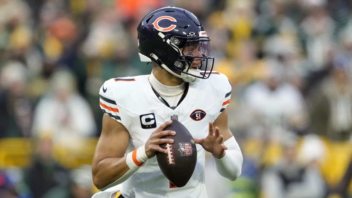 Steelers Insider Turns Heads With QB Justin Fields Argument - Sport News