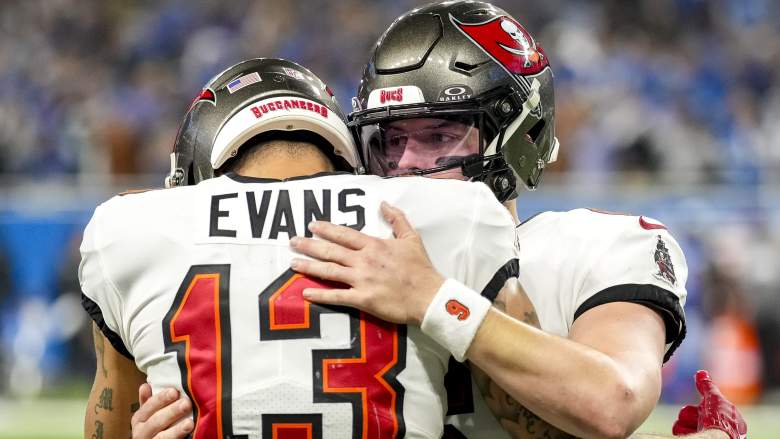 Buccaneers Baker Mayfield (right) and Mike Evans