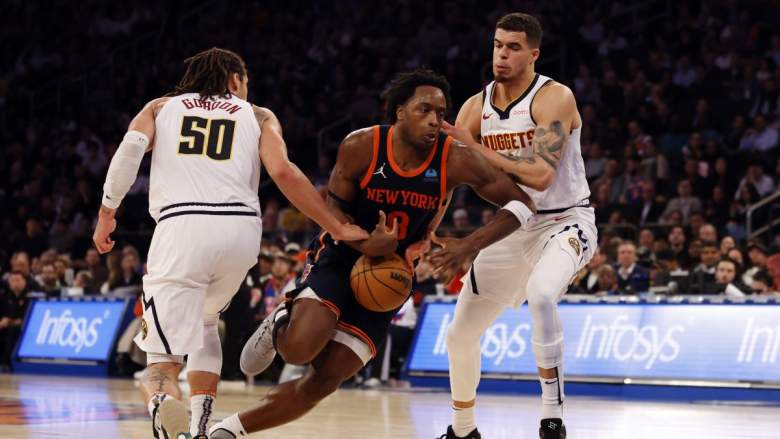 Knicks forward OG Anunoby drives to the basket.