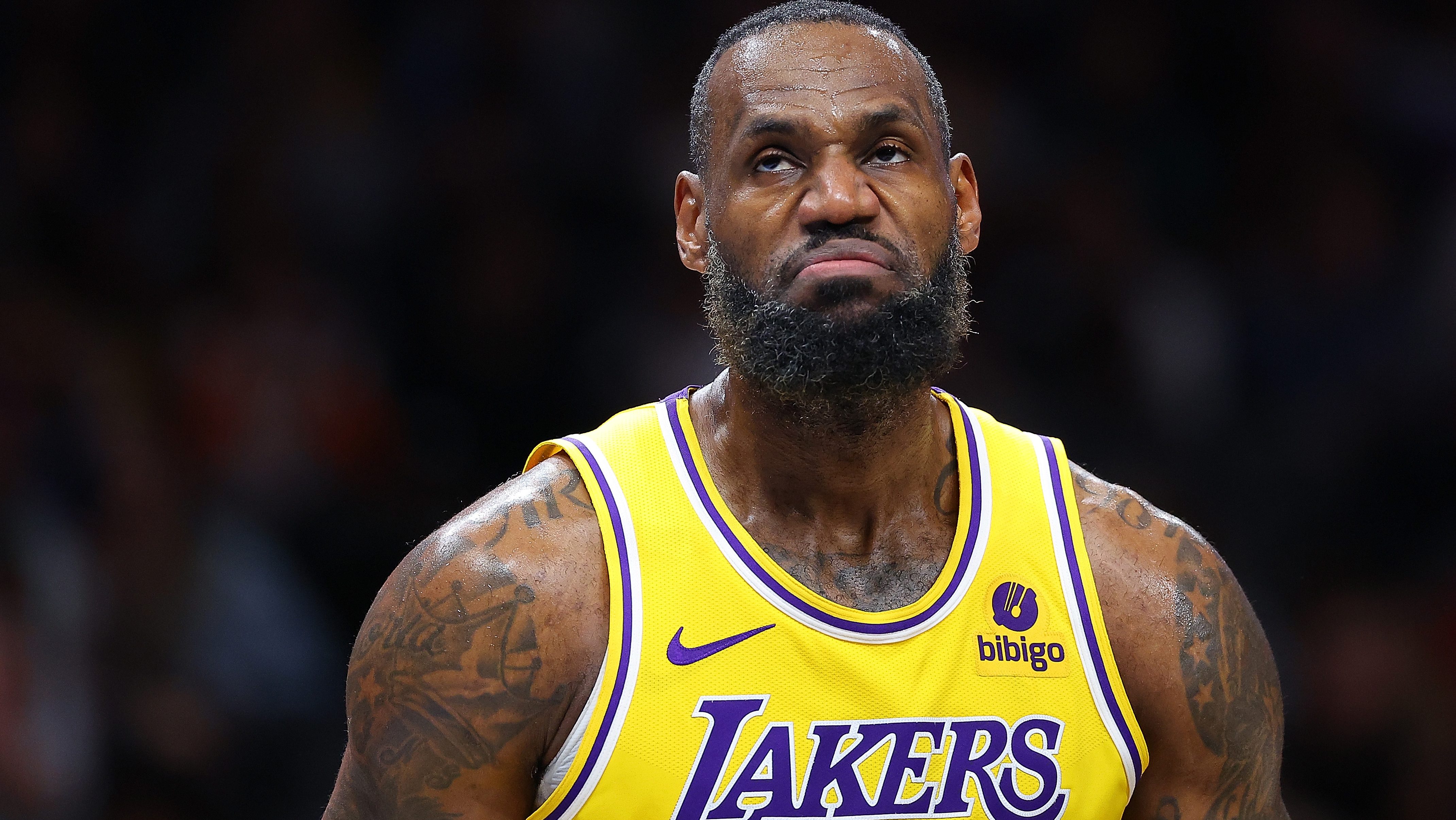 Lakers Rumors LeBron James Sends 1 Word Message On Future   GettyImages 1974045322 E1706980338461 