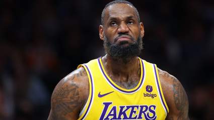 LeBron James Fuels Rumors With 1-Word Message on Lakers Future