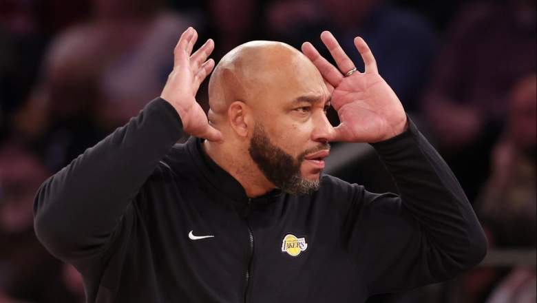 Lakers coach Darvin Ham reacts
