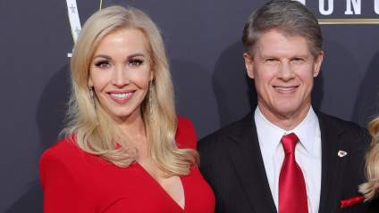 Chiefs Owner’s Wife Tavia Hunt Addresses Plastic Surgery Rumors