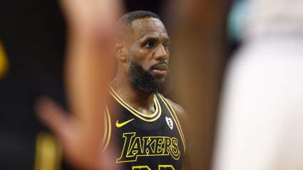 LeBron James Reacts to Lakers Standing Pat at Trade Deadline
